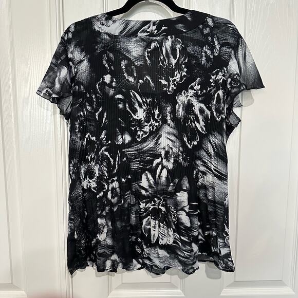 Sere Nade  shear top blouse. Black white pleated size XL - Picture 2 of 7